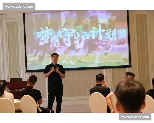 浙江队冬窗追锋线新星受阻 重庆升超 + 长约锁死向余望